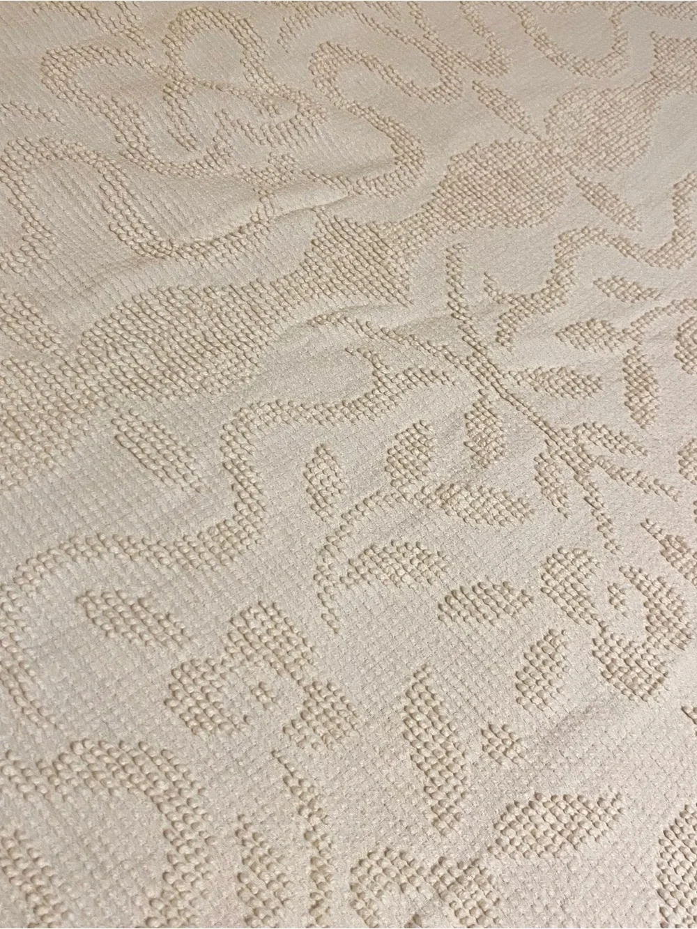 Vintage Midcentury White Floral Mandala Hobnail Bedspread with Fringe Twin Full